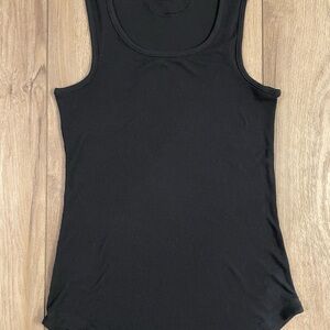 Under Armour Black Ribbed Scoop Neck Tank Top